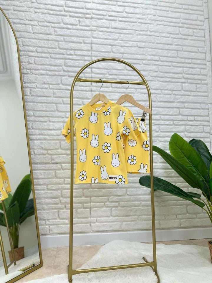 Sarı Tavşan ve Papatya Baskılı Şortlu Takım