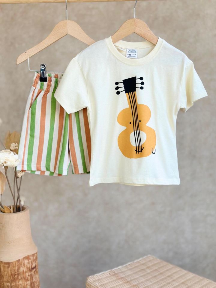 Gitarlı Çizgili Şortlu Takım