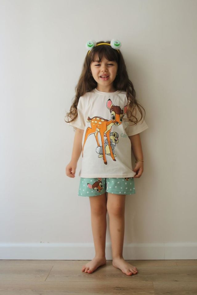 Yeşil Şortlu Bambi Takım